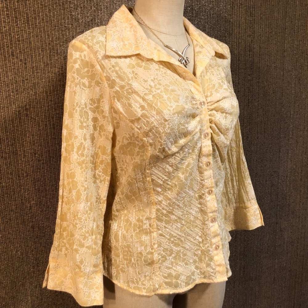 M Yellow Ruched Cato Button Front Blouse, 3/4 Sleeve, Floral Design